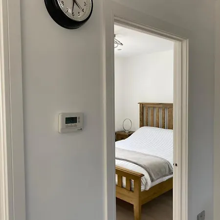 No 8 - In Style In The Heart Of The Cathedral City. * Truro