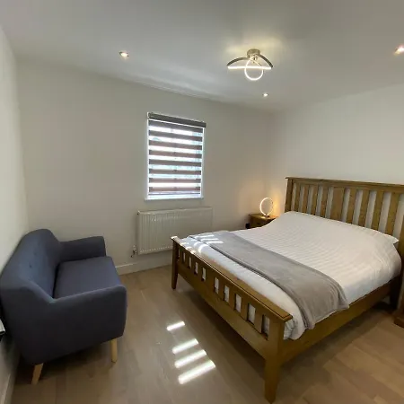 Apartment No 8 - In Style In The Heart Of The Cathedral City.
