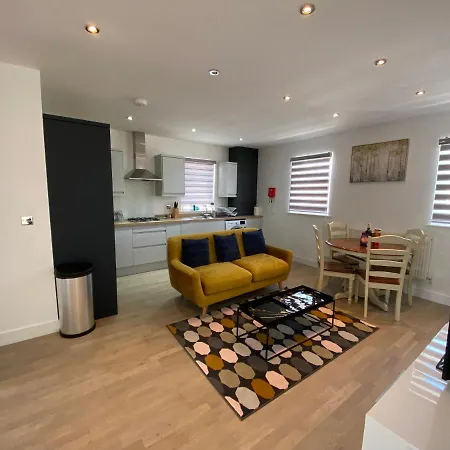 Apartment No 8 - In Style In The Heart Of The Cathedral City.